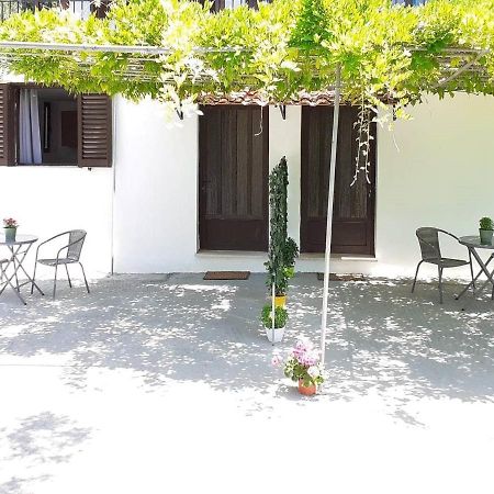 Daphnes Apartments Ratzaklion ภายนอก รูปภาพ